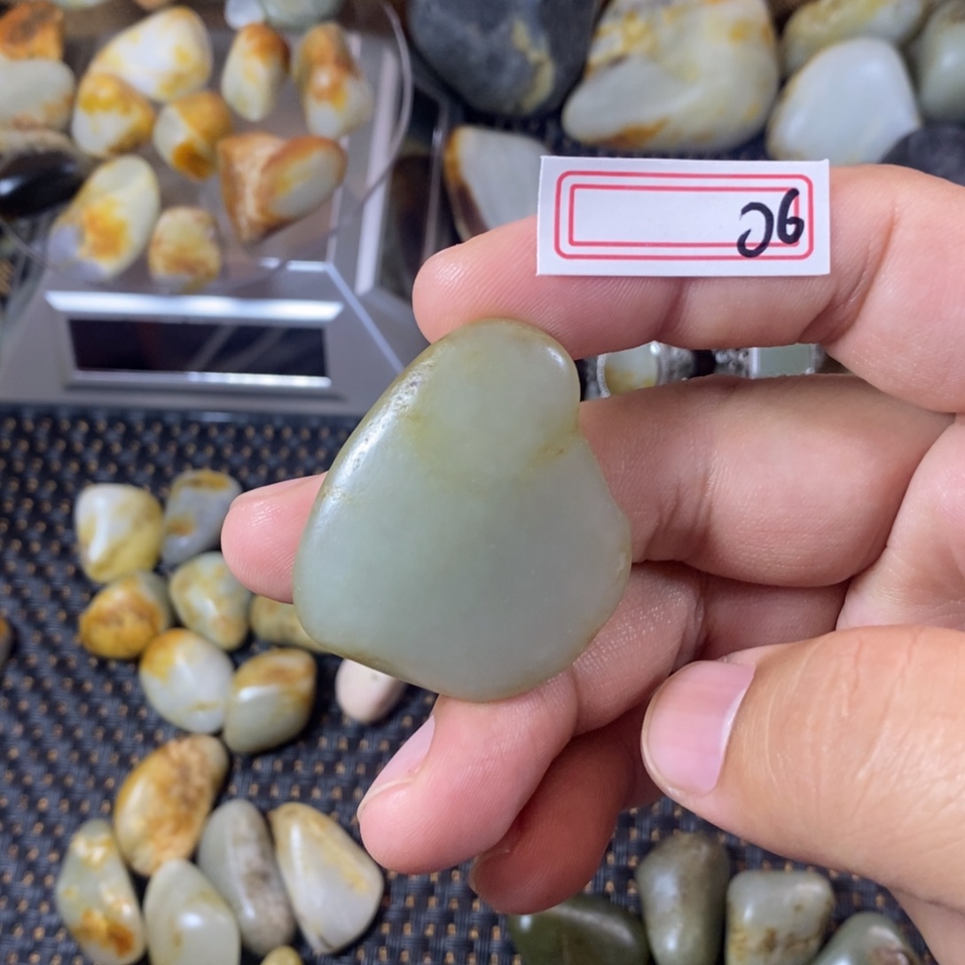 和田玉（糖玉）未镶嵌挂件