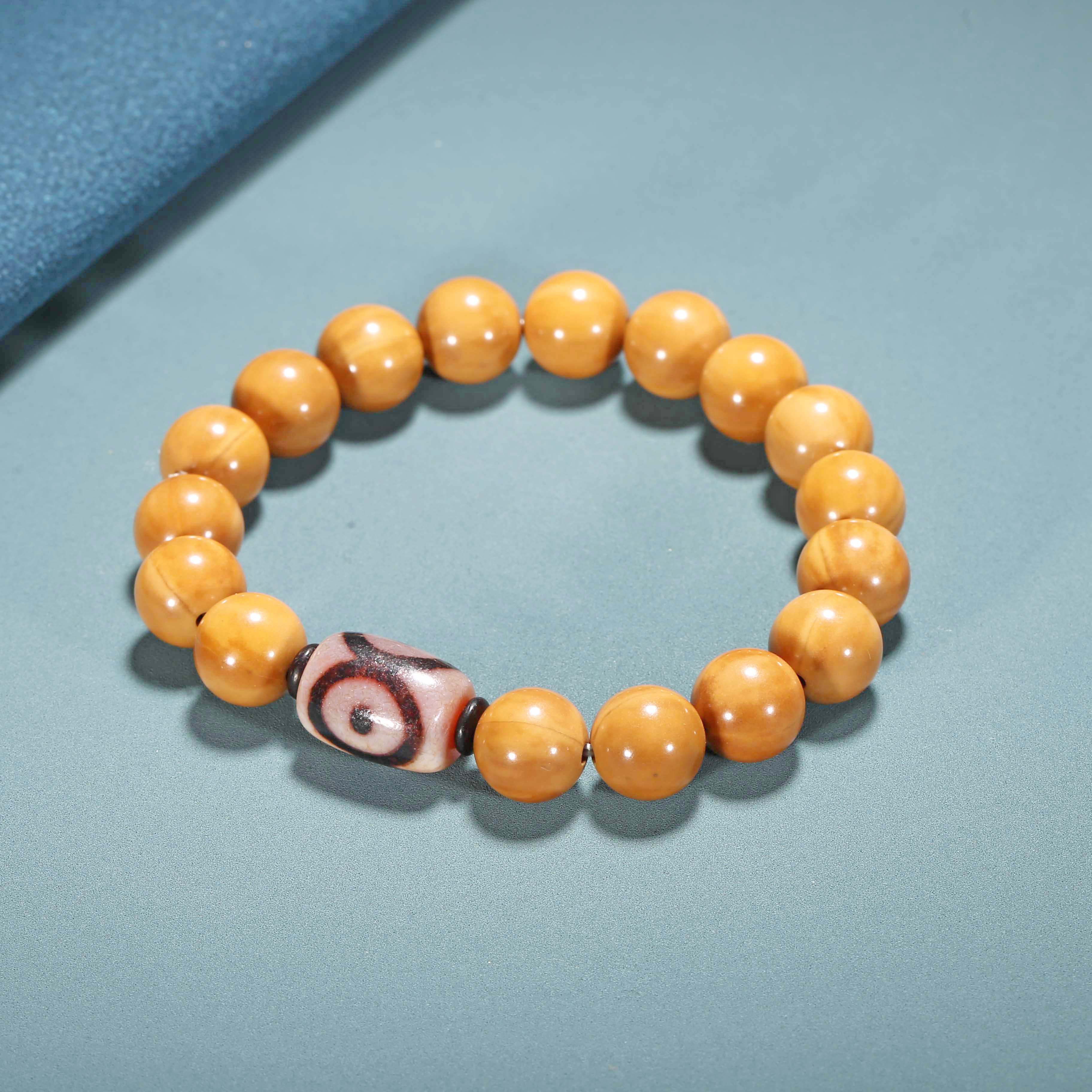 【济文阁】JZYM20121631二十世纪 玛瑙主珠手串