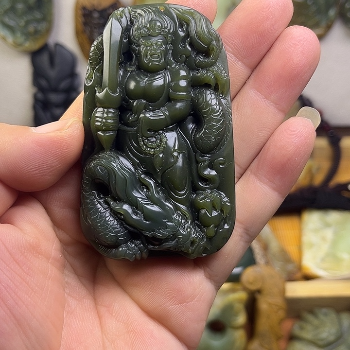 未镶嵌透闪石质玉挂件