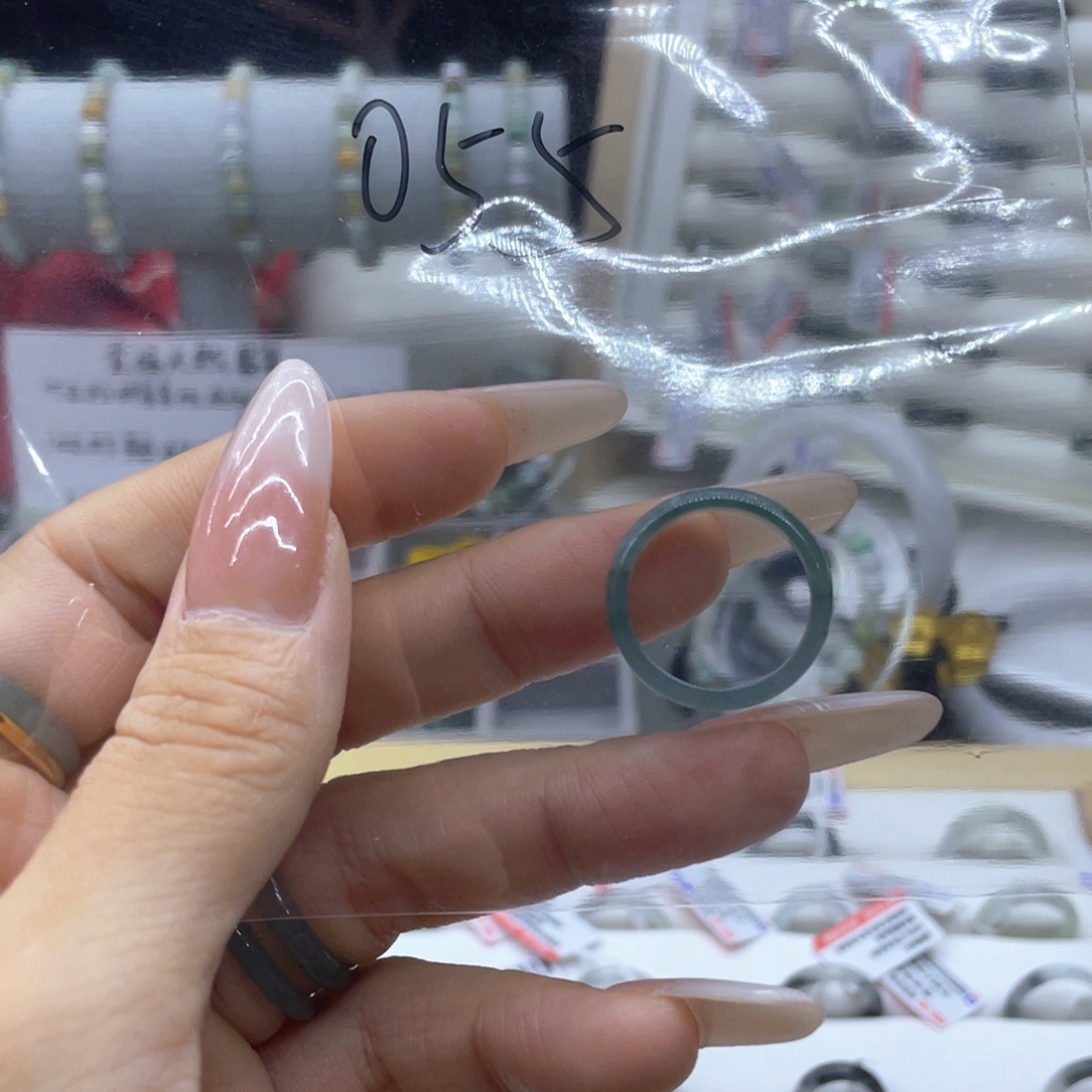 翡翠戒指未镶嵌055
