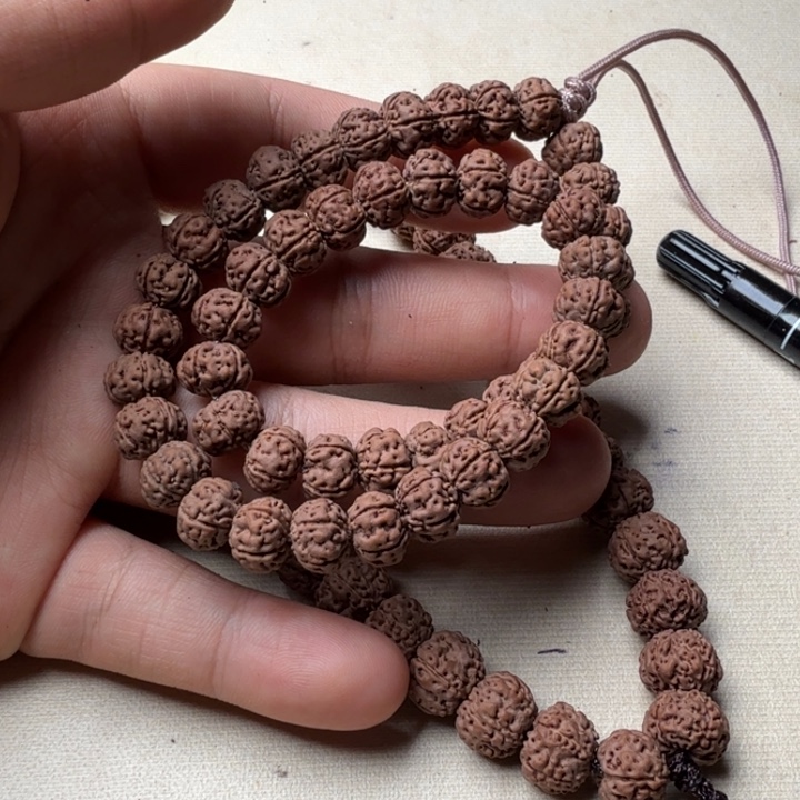 顾***意金刚菩提吊坠老树王手持。178