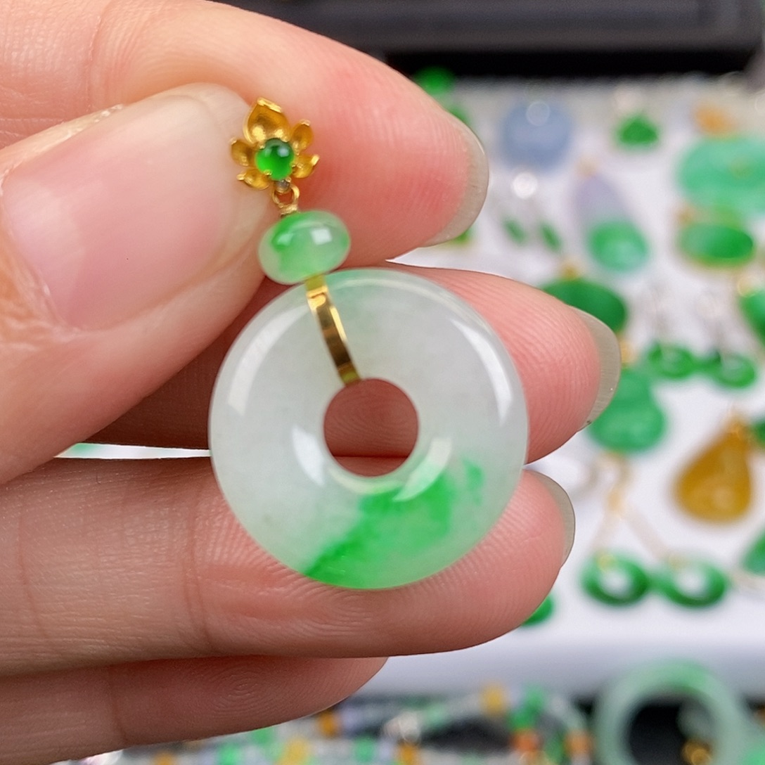 吊坠(不含链)18K金镶嵌翡翠