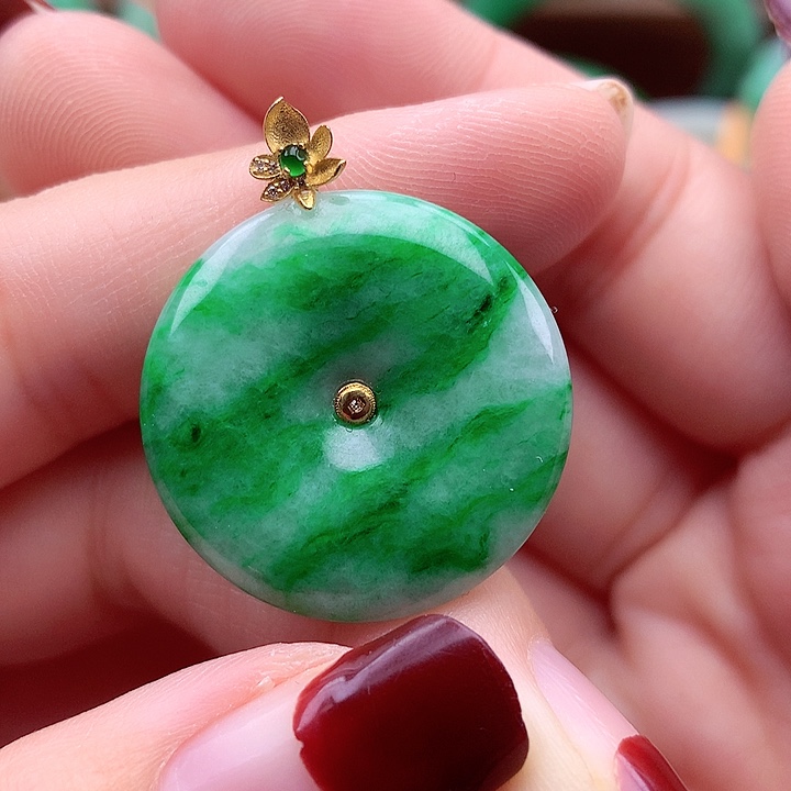 翡翠颈饰18K金镶嵌翡翠