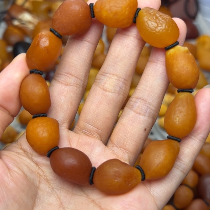 琥珀未镶嵌裸石天然蜜蜡
