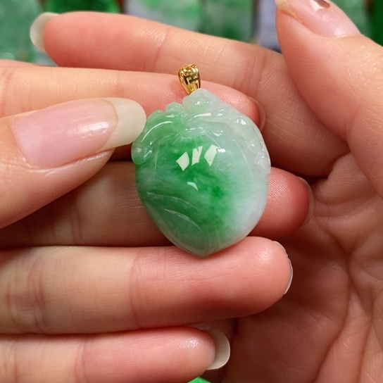 颈饰未镶嵌翡翠吊坠