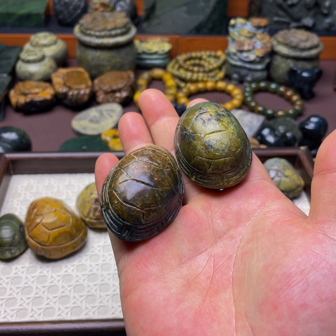 【闪购商品】未镶嵌岫岩河磨玉（透闪石质玉）挂件A**家