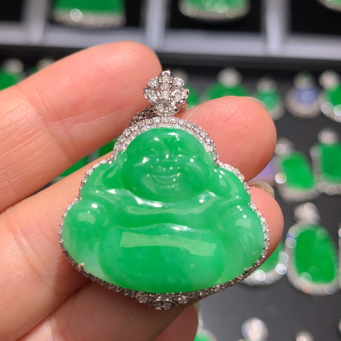 翡翠颈饰18K金镶嵌翡翠