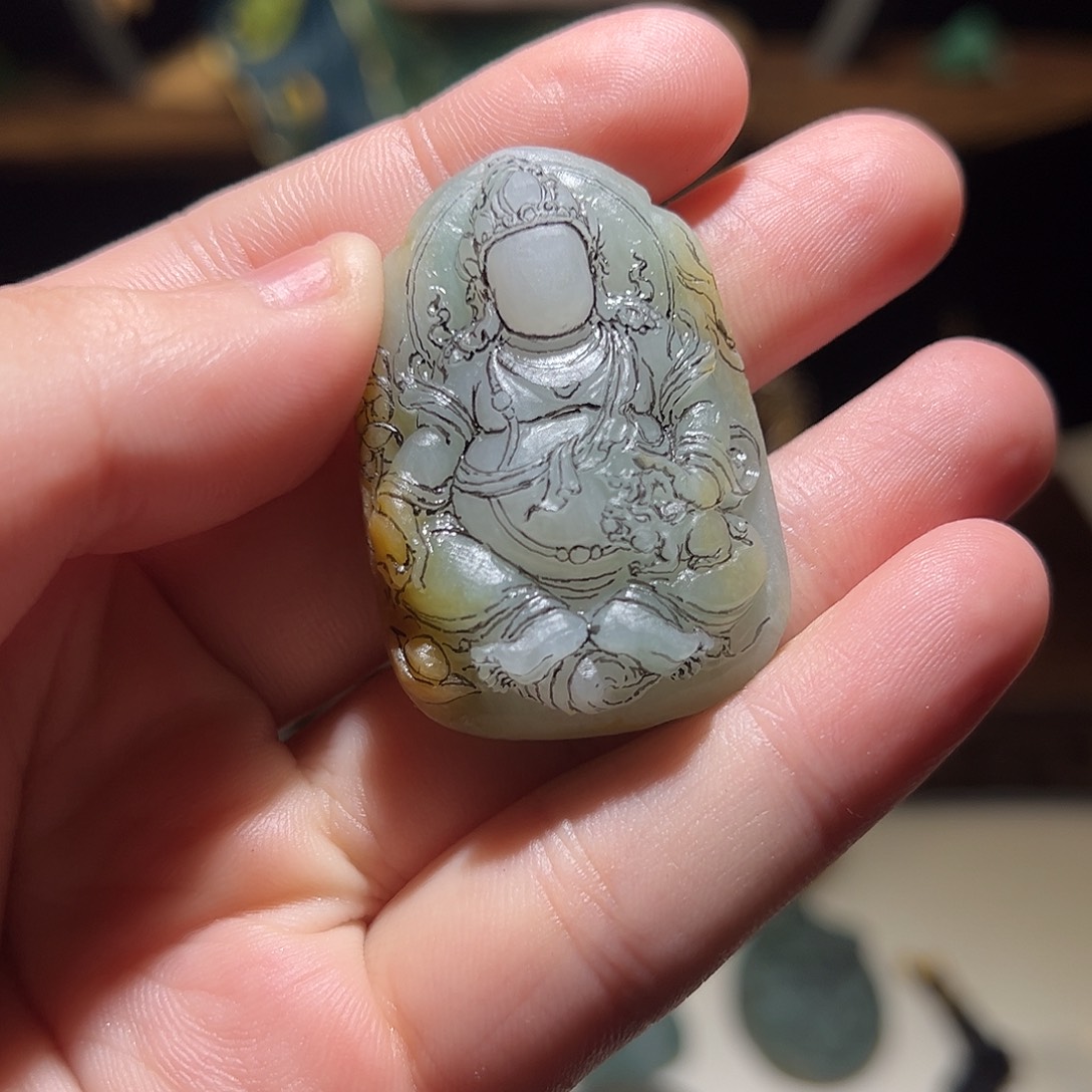 呵***.定制翡翠未镶嵌定制翡翠雕刻
