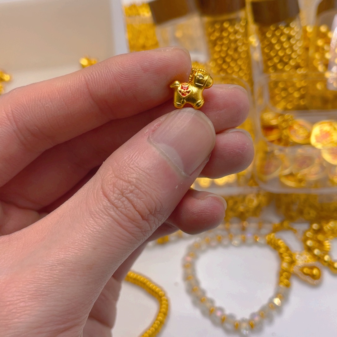 锆石铜合金镶嵌小马1颗