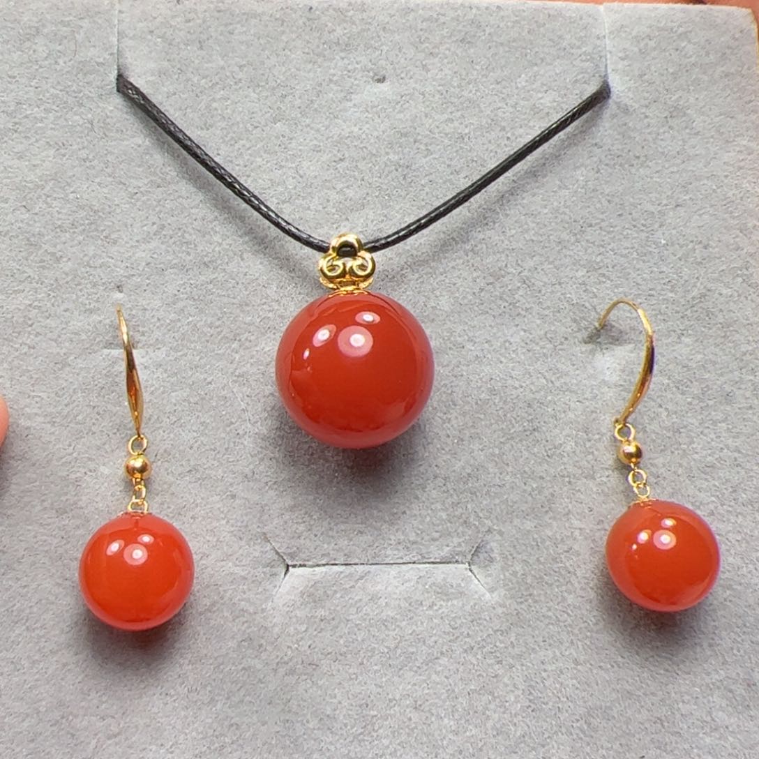 南红玛瑙吊坠和耳环18K金镶嵌雨*