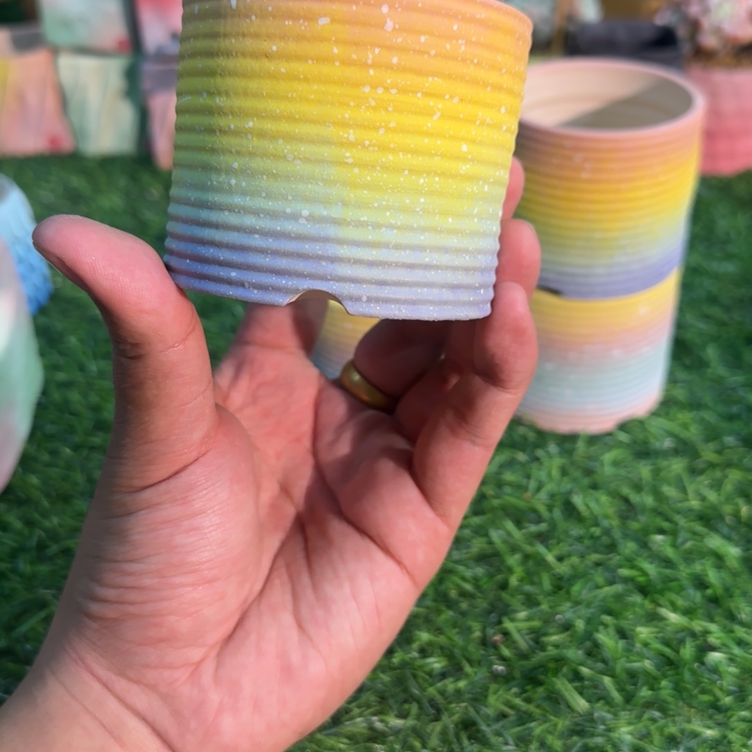 小***绣凄凄切切一个字也没写出来就把自己