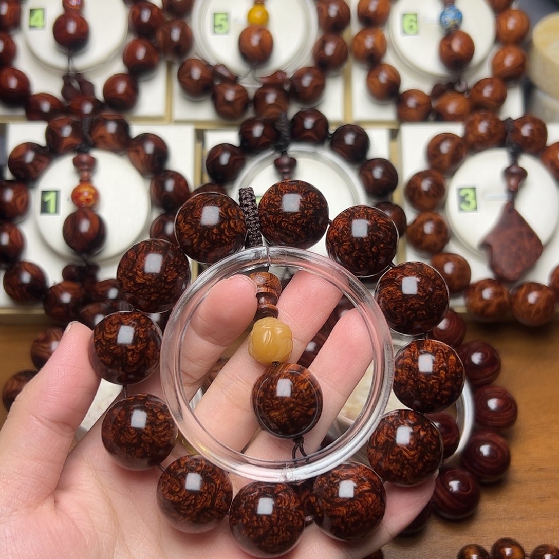 爱***Y黄花梨/降香黄檀2.0