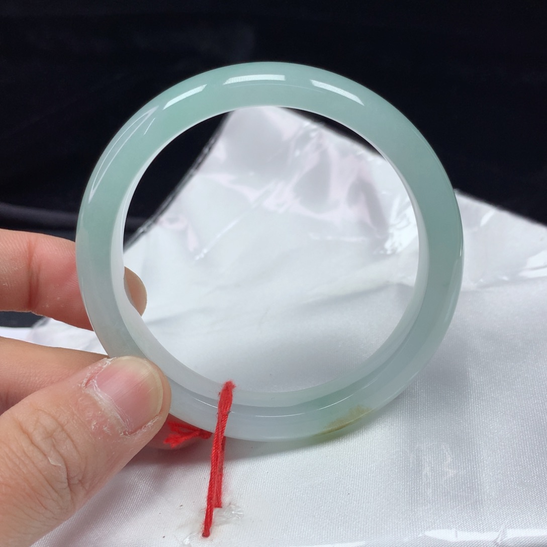 翡翠手镯（圆镯）未镶嵌56.7