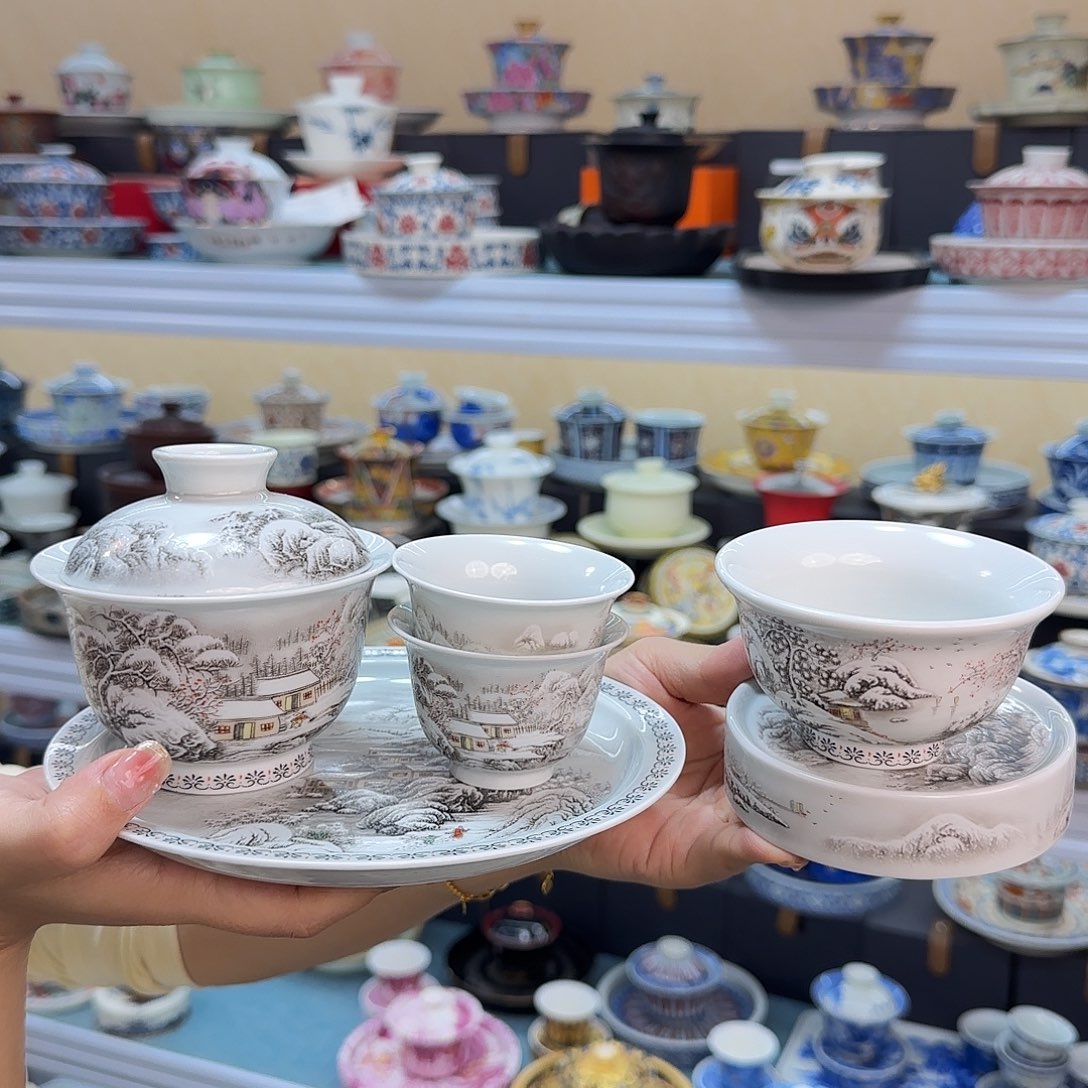 盖碗里的水煮开后放入锅中煮开