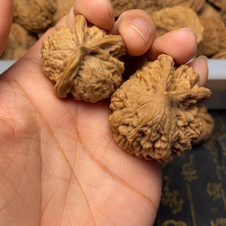 *****文玩核桃吊坠文玩核桃异形