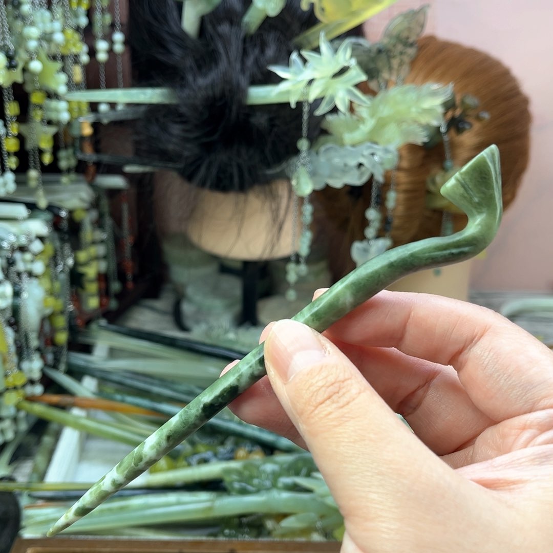 蛇纹石玉发饰未镶嵌长度17厘米左右