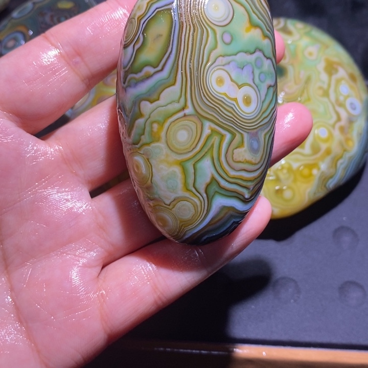 未镶嵌玛瑙/玉髓珠宝半成品卡**里