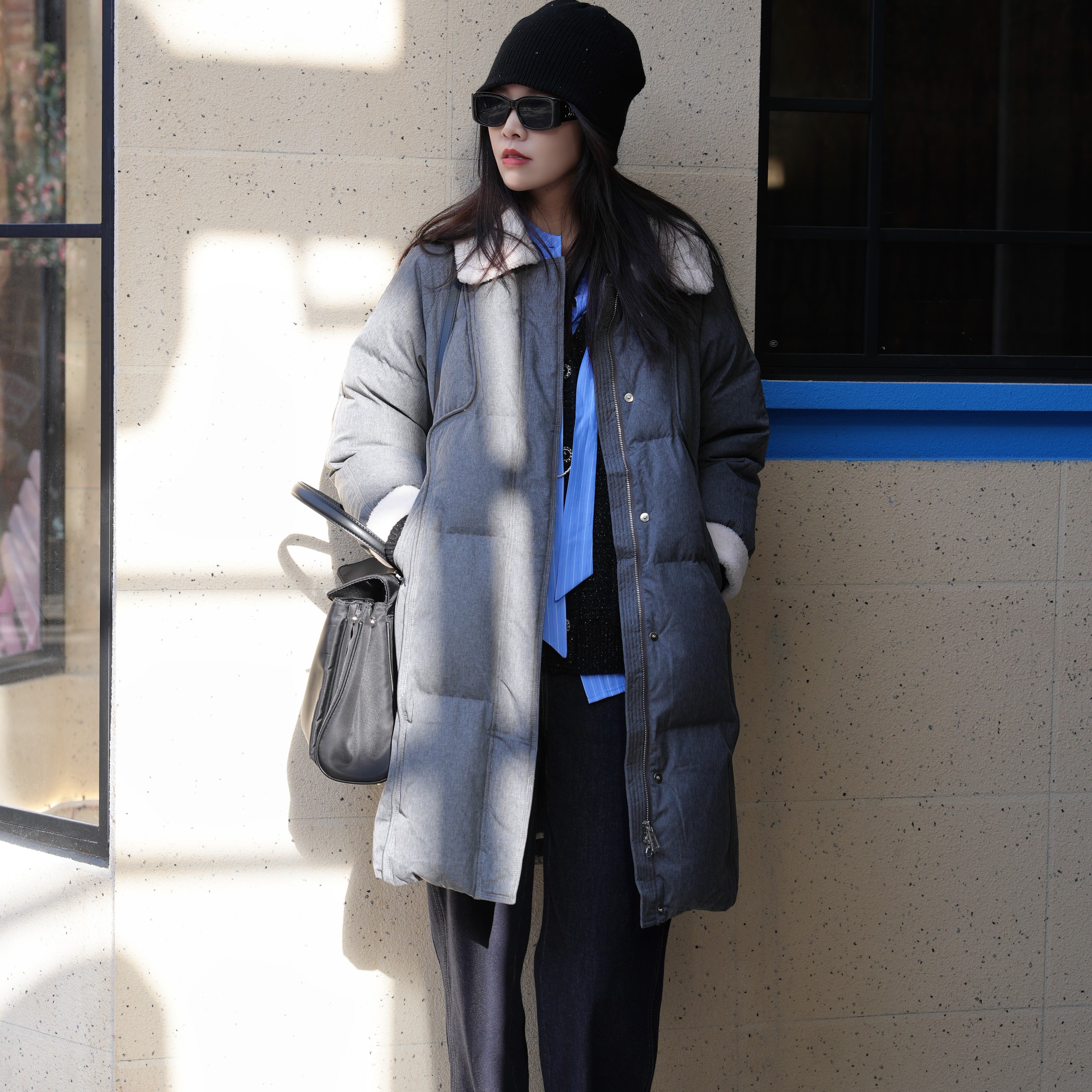 俪研【LIVELY・YAN】48261中长款连帽冬季灰色白鸭绒羽绒外套时尚