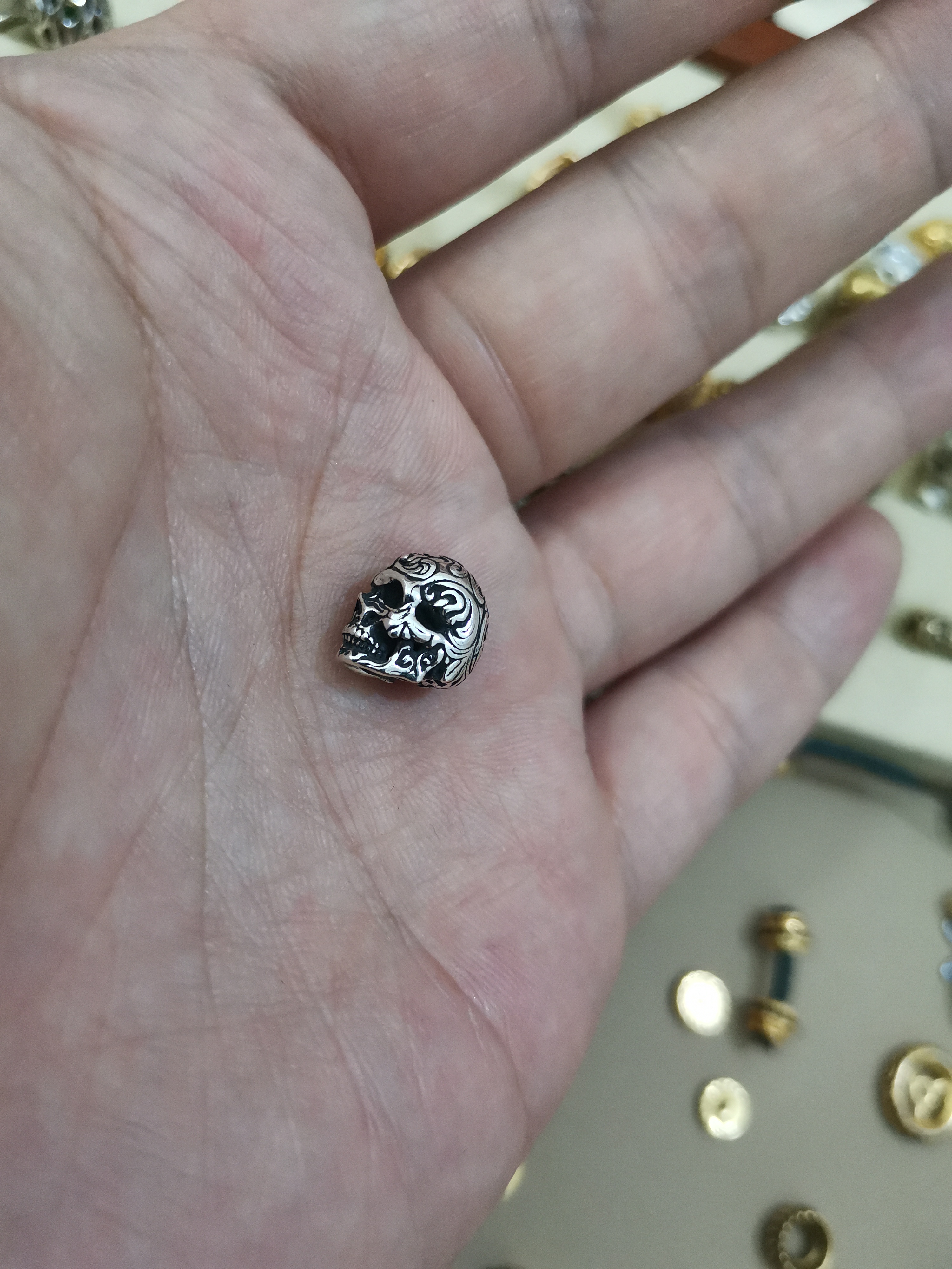 925银银制品 8mm花骨配饰一个银色