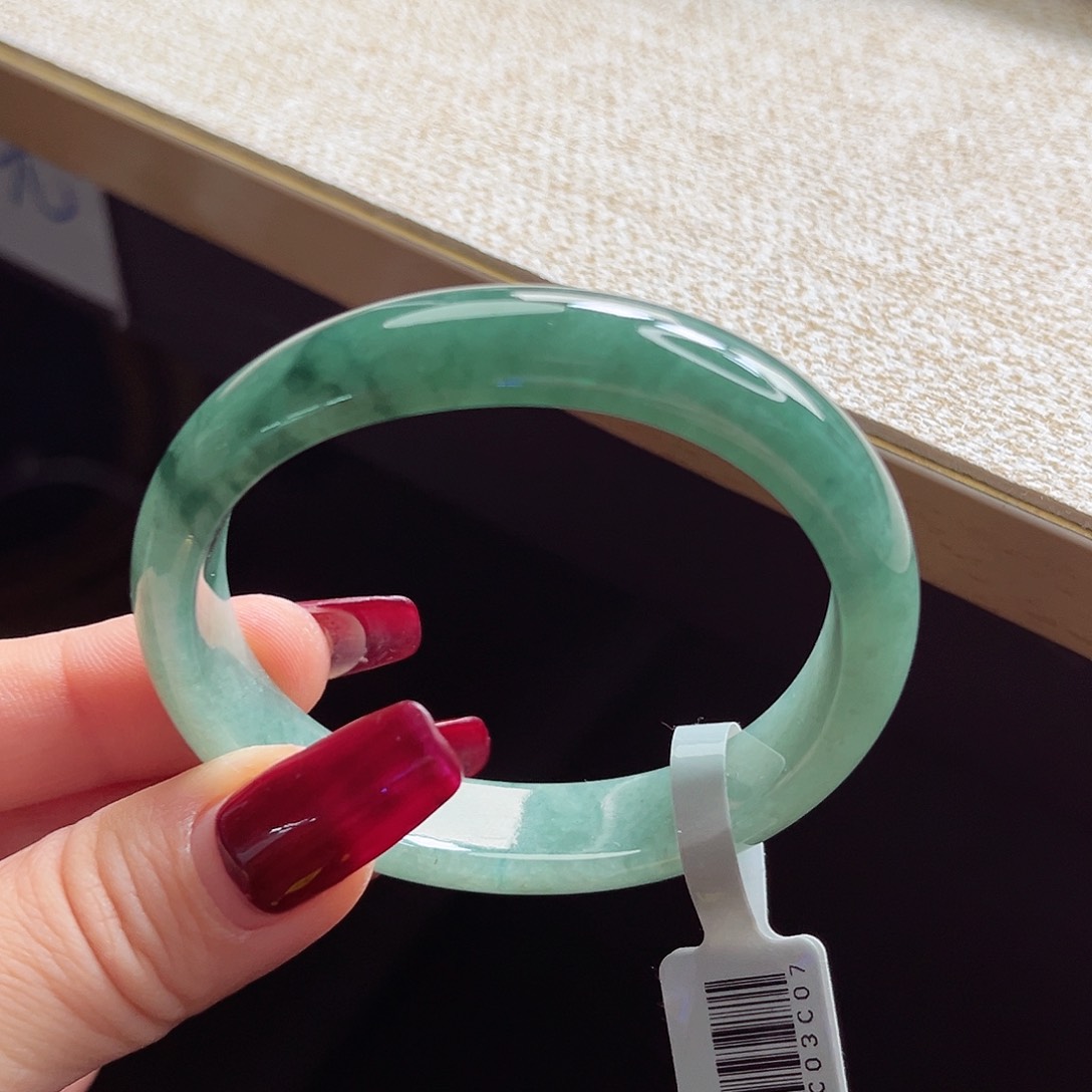 翡翠手镯未镶嵌手镯