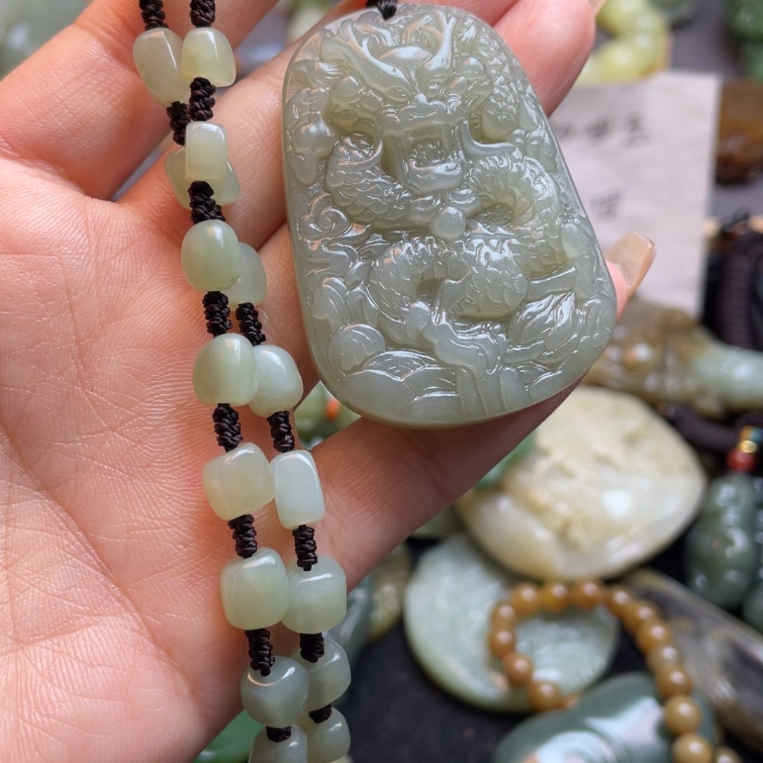 和田玉颈饰未镶嵌