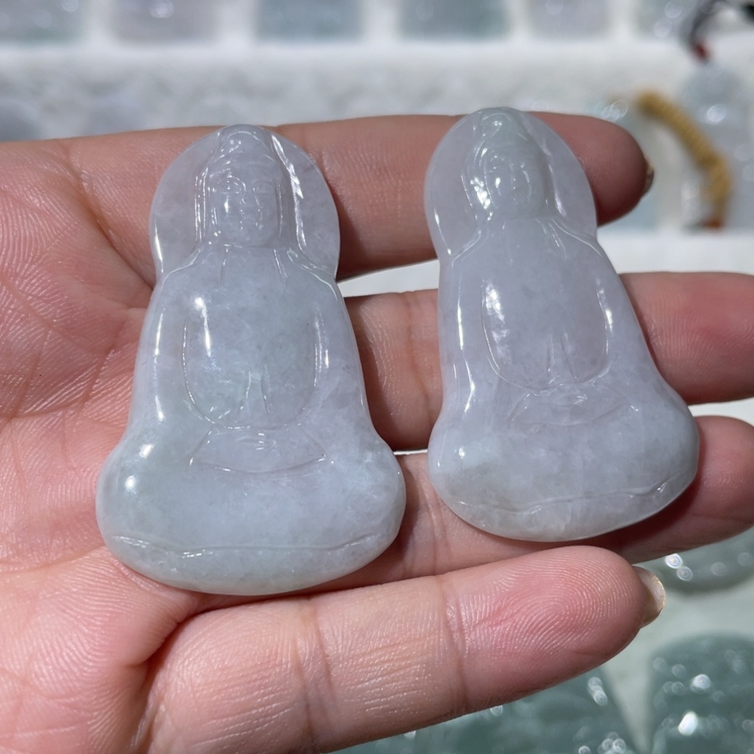 翡翠未镶嵌颈饰观音