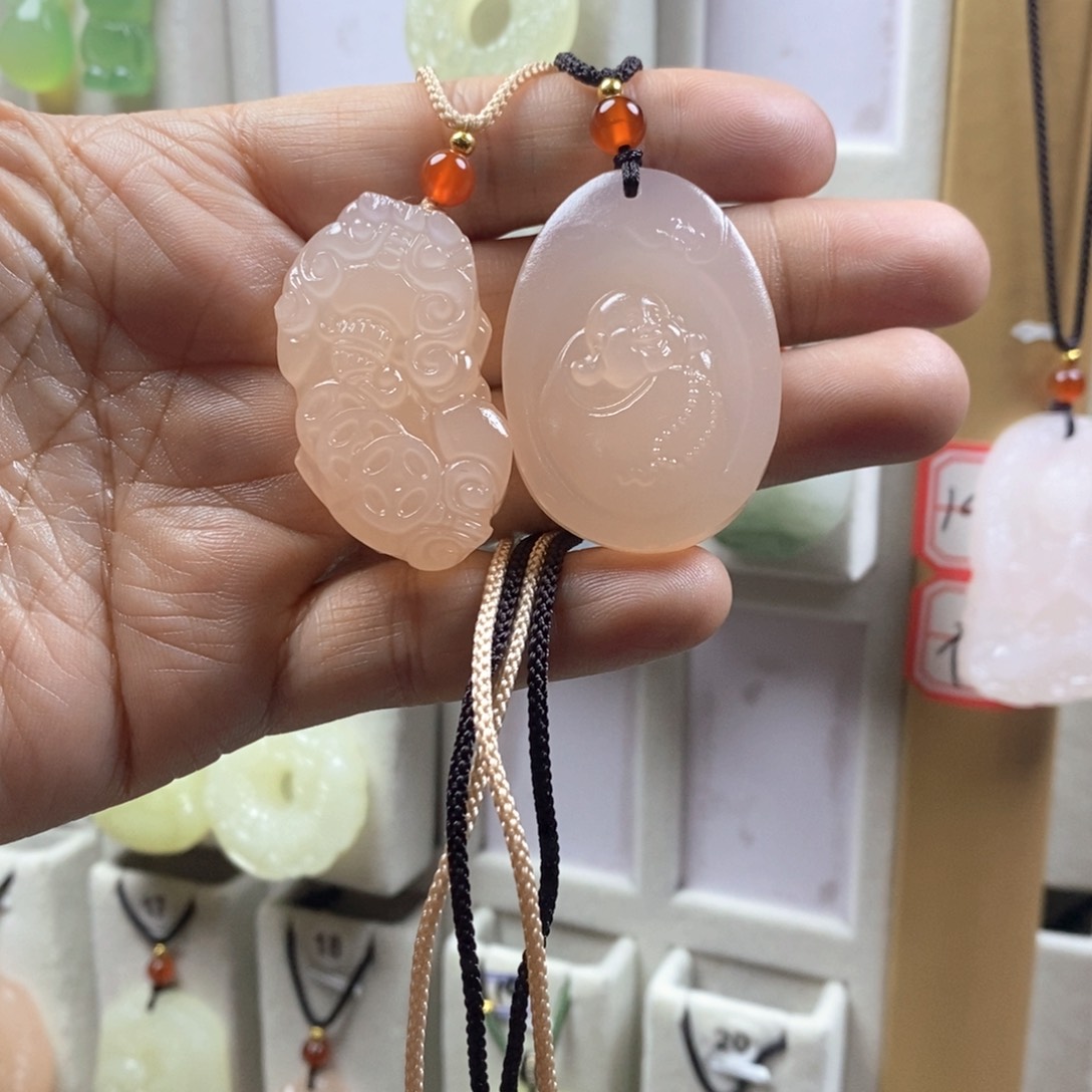 颈饰未镶嵌石英质玉（金丝玉）༺****ℯ