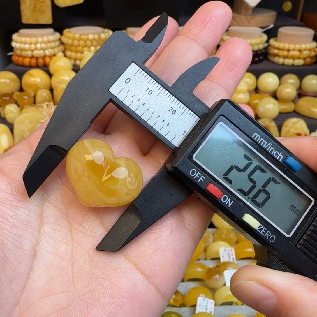 琥珀未镶嵌吊坠(不含链)天然俄料蜜蜡屁桃爱心吊坠