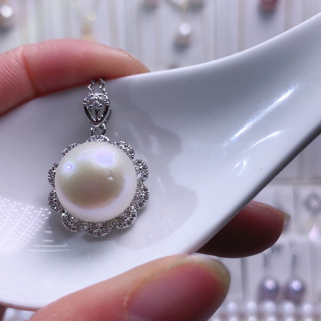 淡水珍珠吊坠(赠链)合金