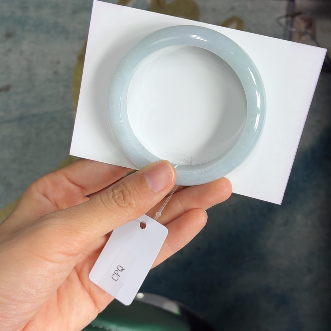 翡翠手镯未镶嵌翡翠手镯