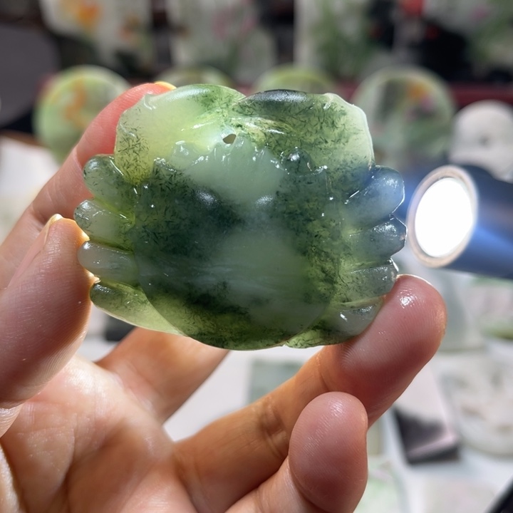独山玉未镶嵌颈饰