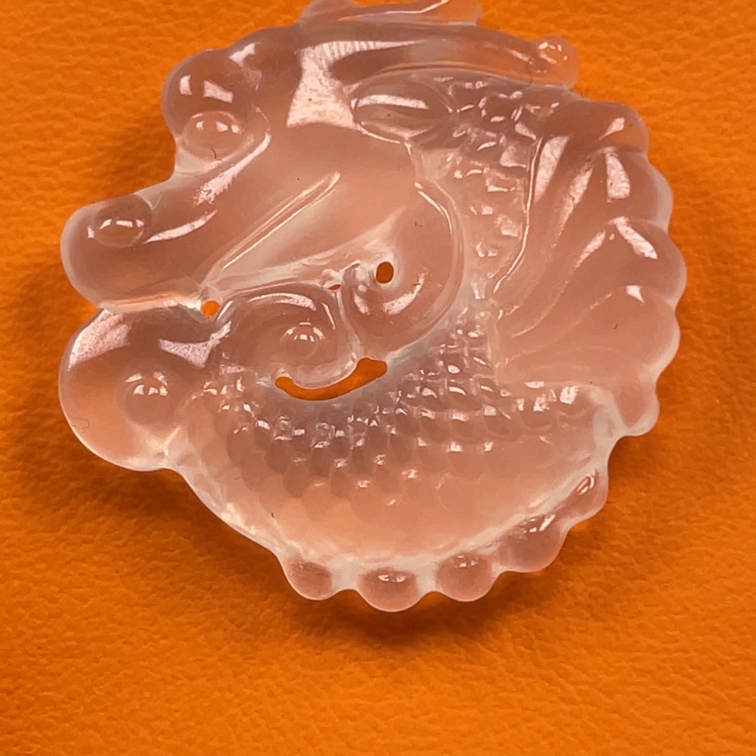 石英质玉未镶嵌颈饰鱼化龙