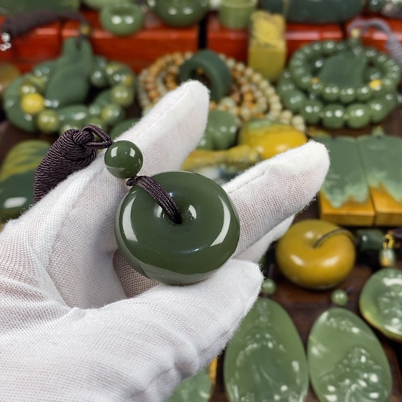 【闪购商品】岫岩老玉（透闪石质玉）颈饰未镶嵌