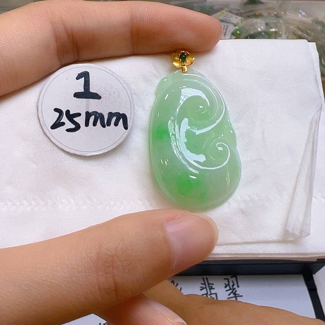 翡翠颈饰18K金镶嵌翡翠