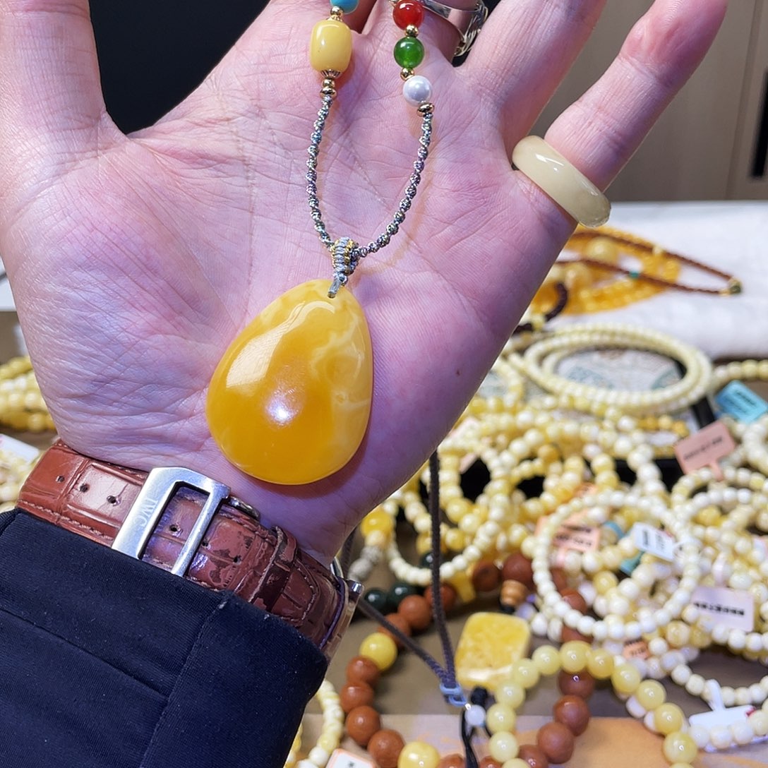 蜜蜡未镶嵌手串蜜糖红挂白花10.8g