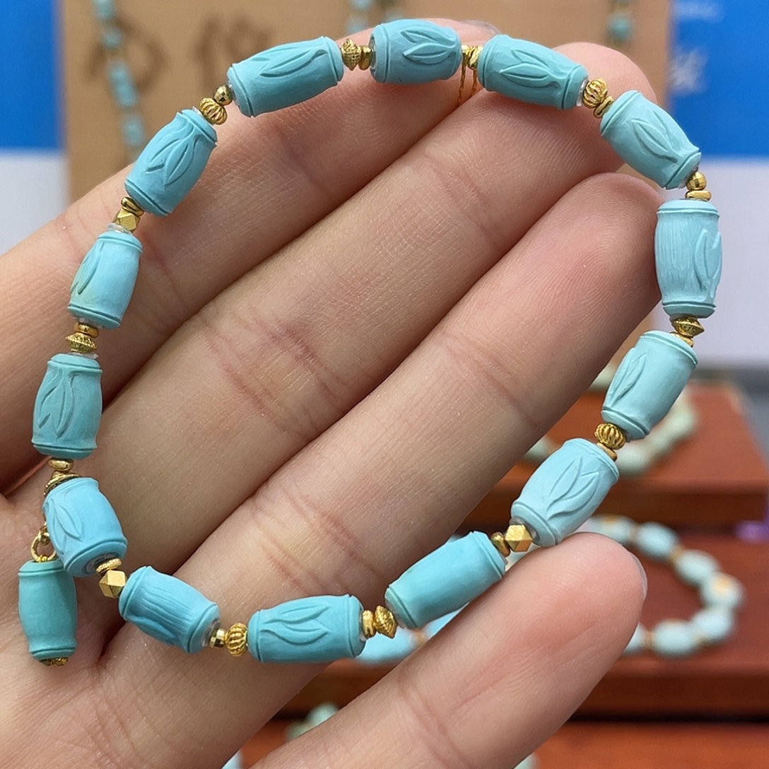 绿松石未镶嵌珠宝奇石