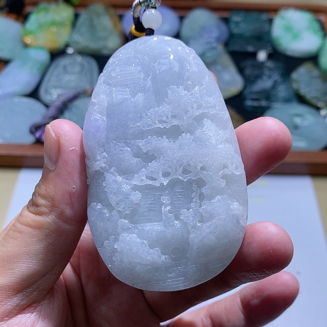【闪购商品】翡翠颈饰未镶嵌山水