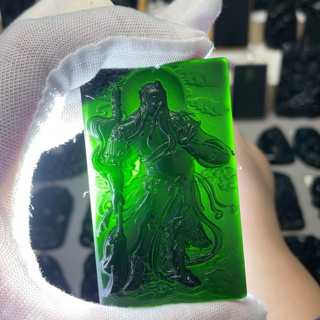 蛇纹石玉未镶嵌吊坠