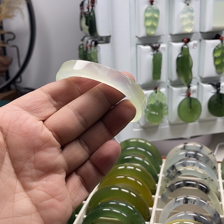岁***眇合金蛇纹石玉手镯