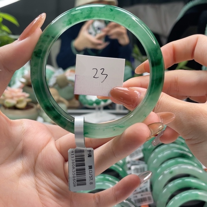 石英质玉手镯未镶嵌天然A货非洲翠手镯