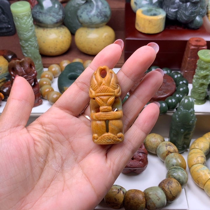 岫岩河磨玉（透闪石质玉）把件未镶嵌幸**叔