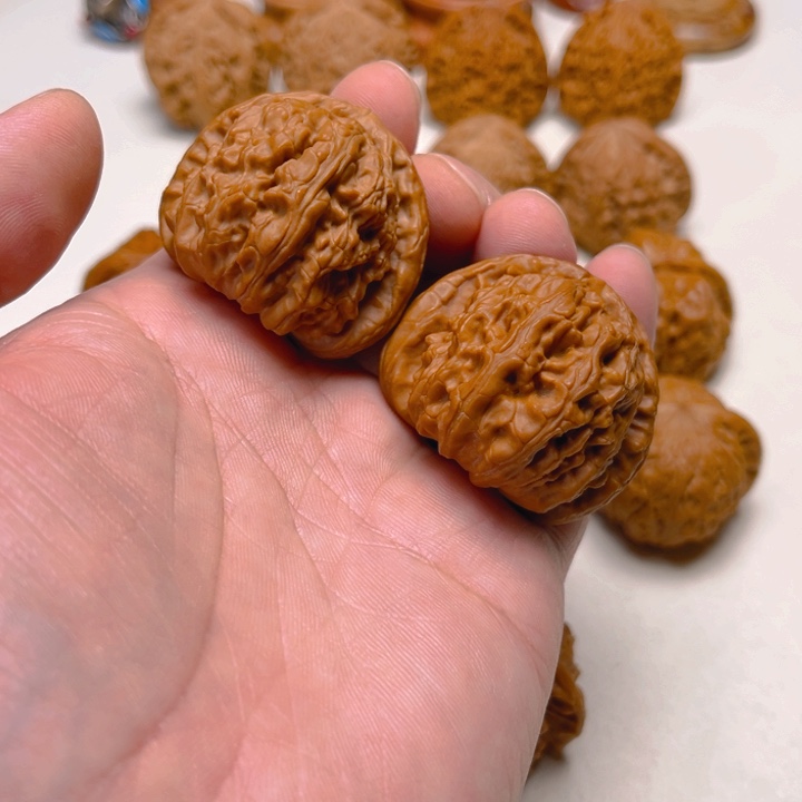 文玩核桃把件睡****噜精品白狮子 边41.5编号2562