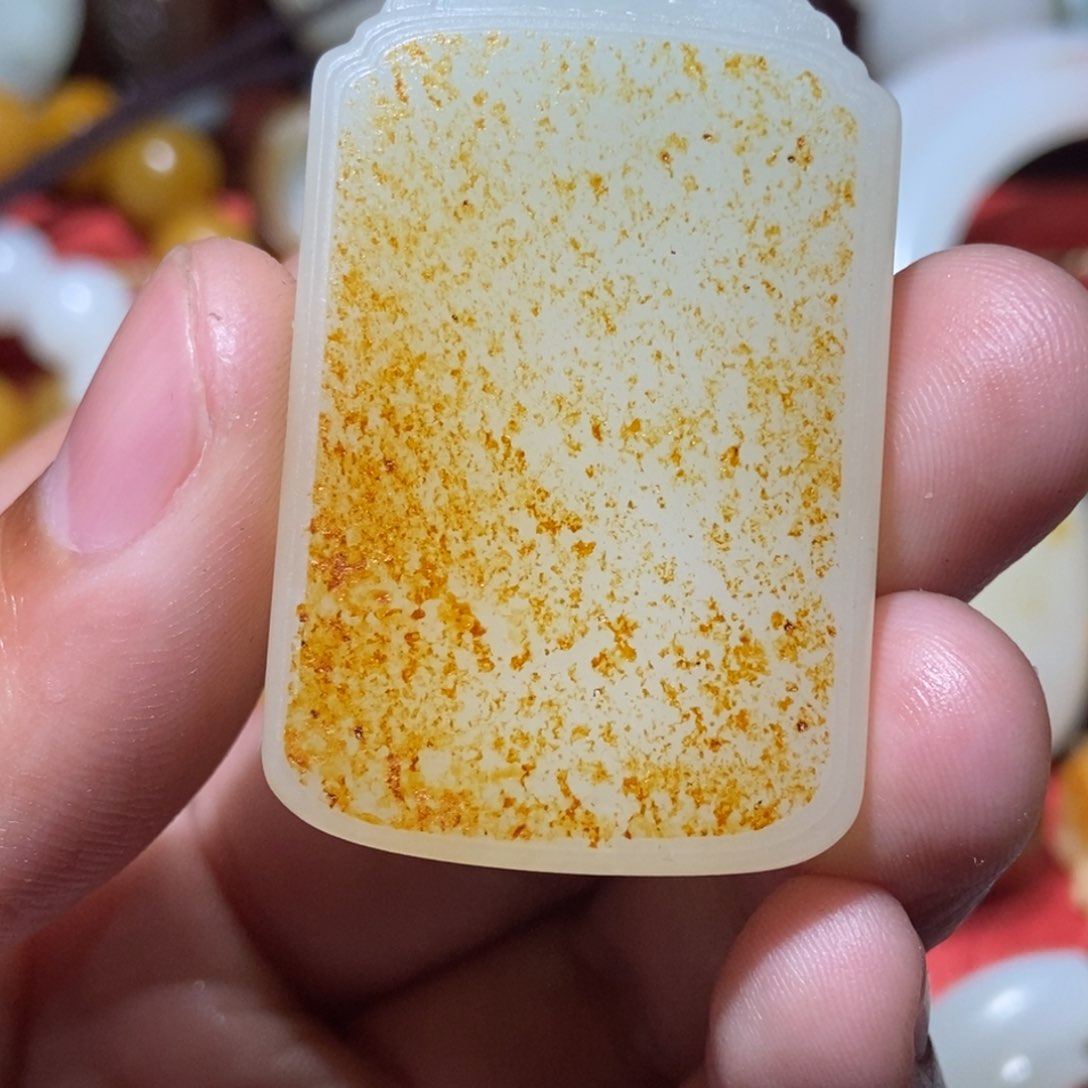 和田玉颈饰未镶嵌老*人