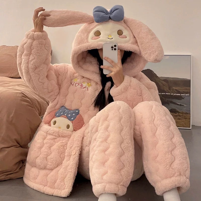 秋冬加绒加厚珊瑚绒三层夹棉连帽睡衣女家居服