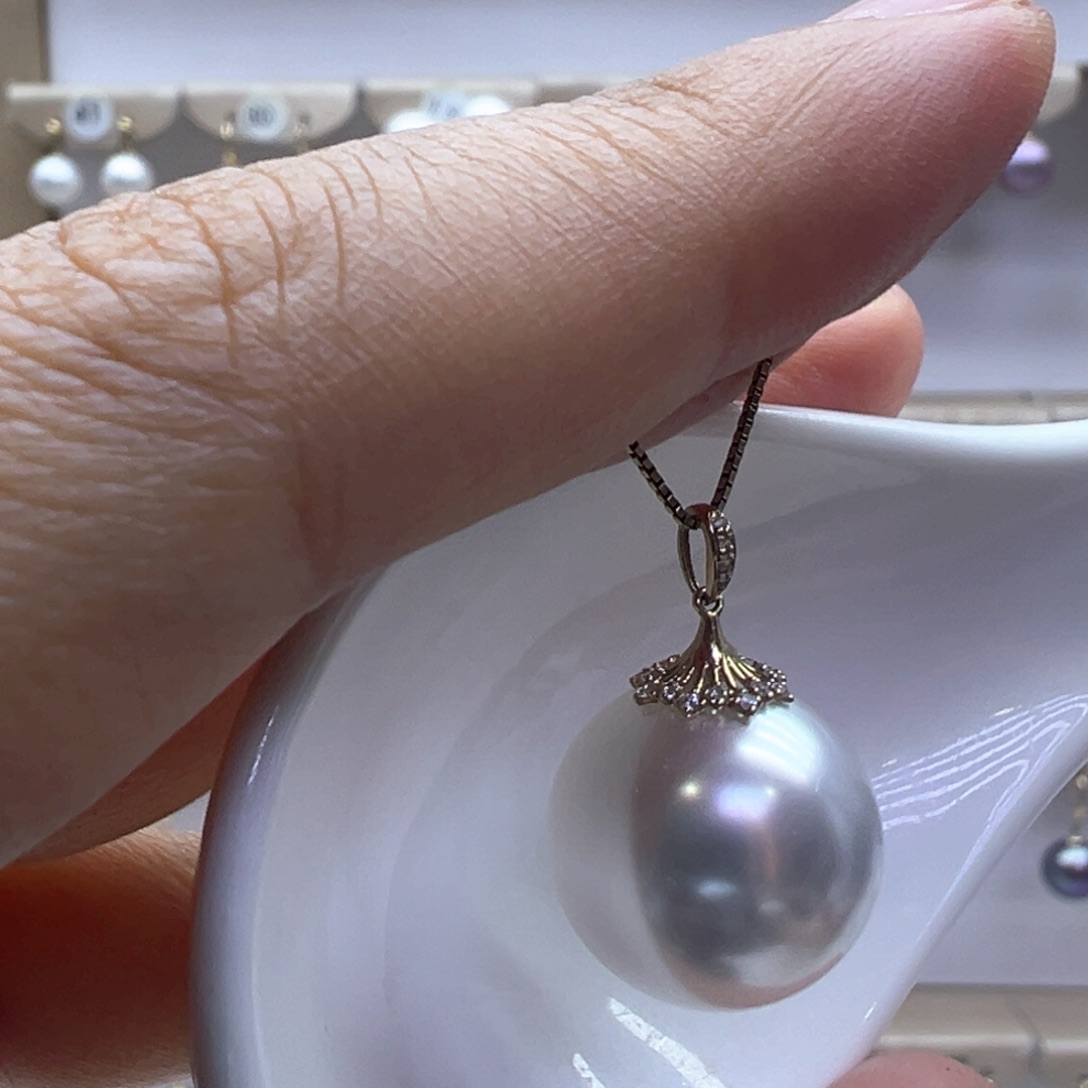 淡水珍珠18K金镶嵌吊坠(赠链)