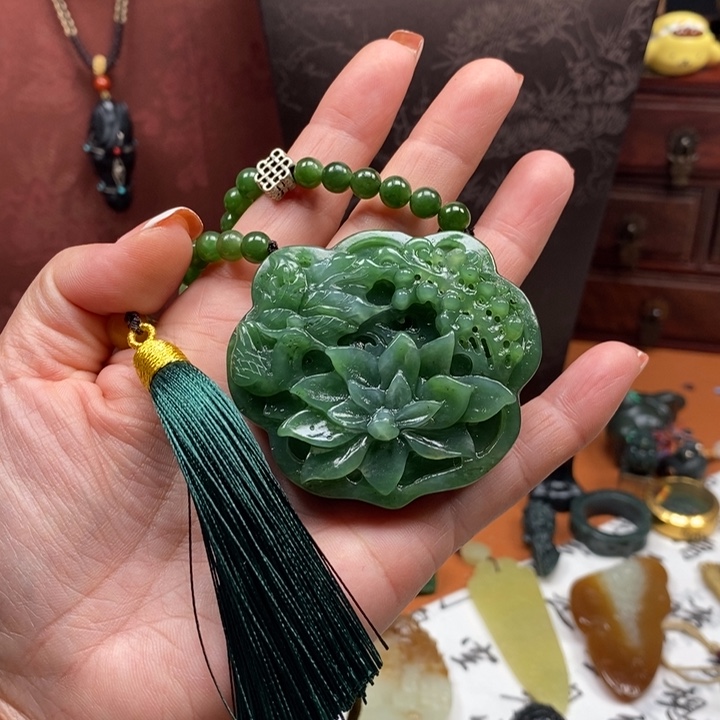 颈饰未镶嵌和田玉