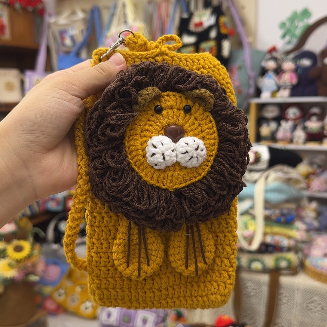 织物手机包狮子包