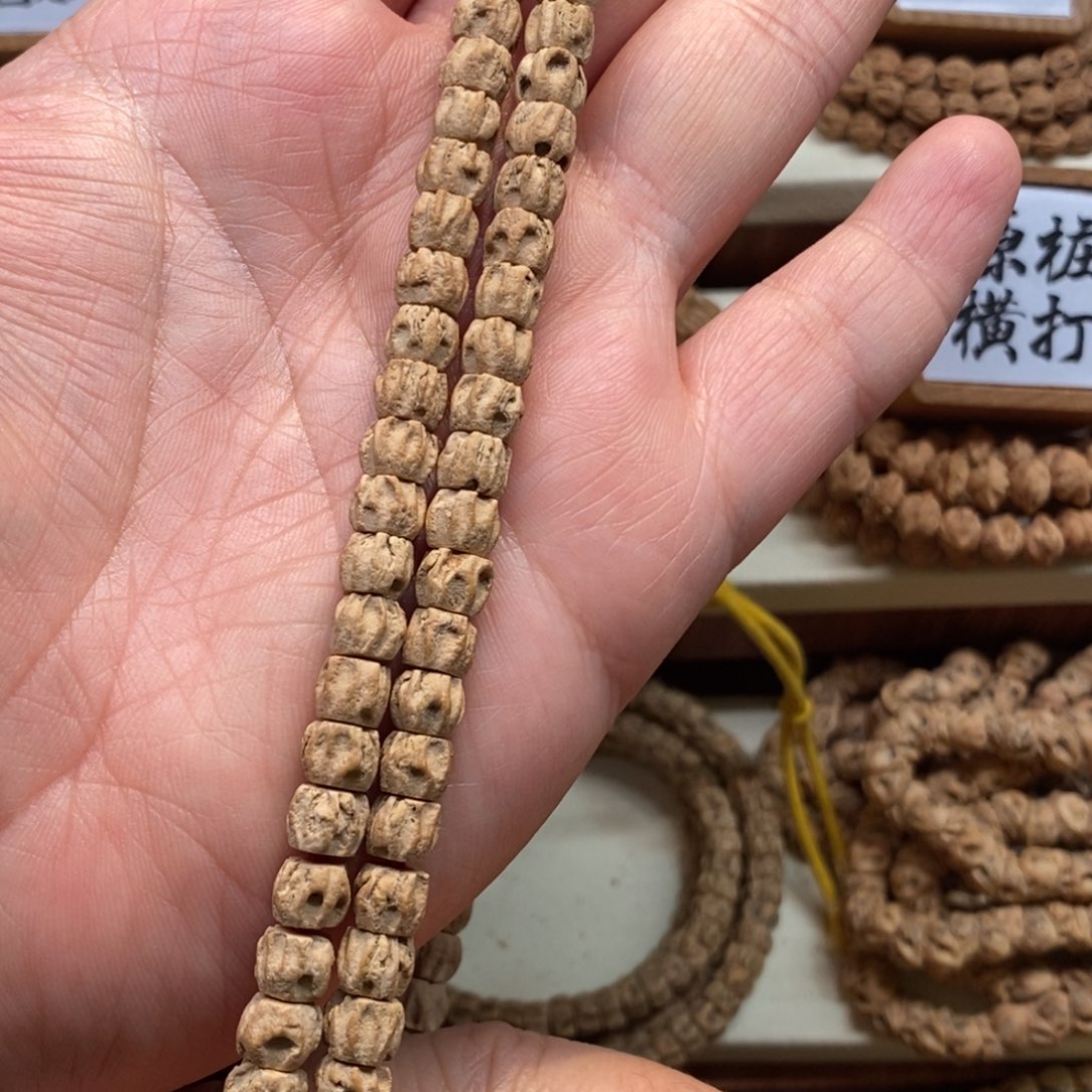 陳***`吊坠柏香籽/百香籽