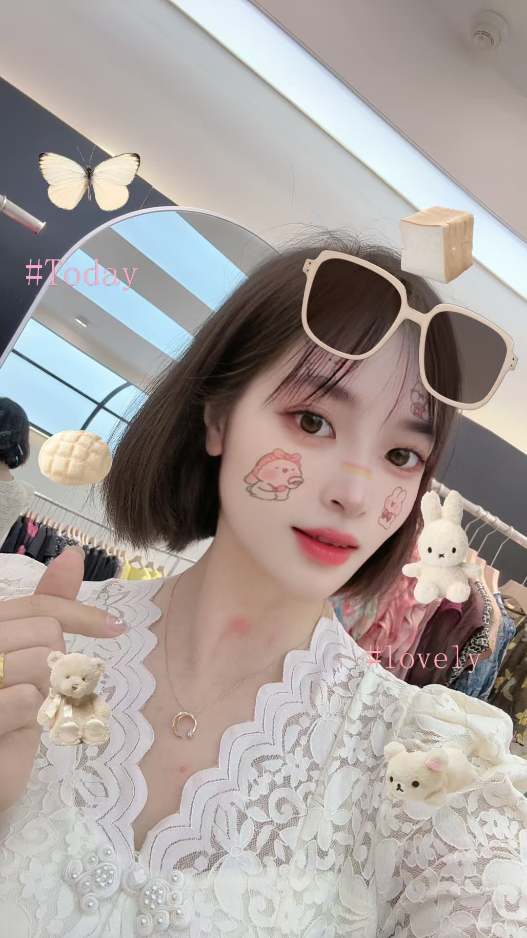 V领蕾丝打底衫女夏季新款高端短袖性感镂空上衣洋气短款欧货小衫