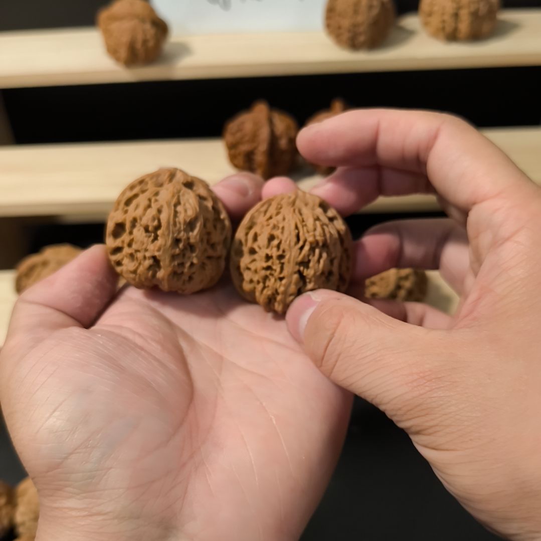 文玩核桃吊坠41南疆有黄